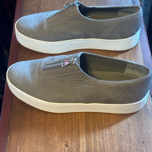 Vince Woman’s Warner Zip front Platform Sneaker.Size 8.5 =38 See photos - Picture 8 of 16